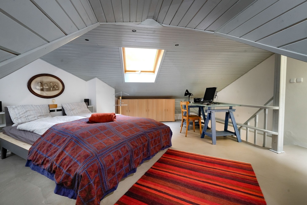 Children's theme room