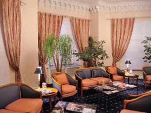 thumbnail: Lobby lounge
