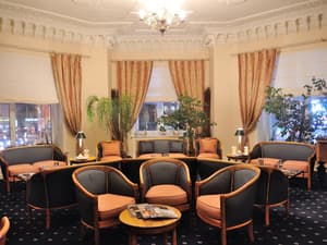 thumbnail: Lobby lounge