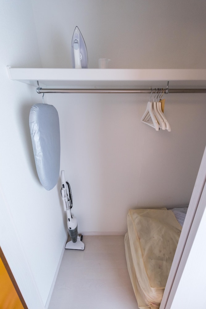 Iron/ironing board
