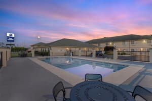 thumbnail: Outdoor pool