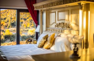 thumbnail: Room service - dining