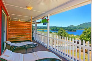 thumbnail: Front of property