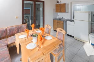 thumbnail: In-room dining