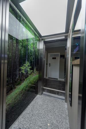thumbnail: Elevator
