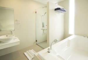 thumbnail: Bathroom