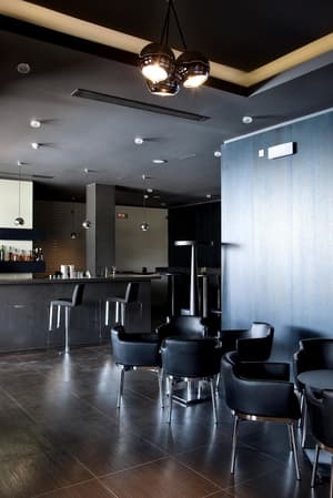 thumbnail: Bar (on property)