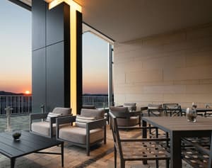 thumbnail: Bar (on property)