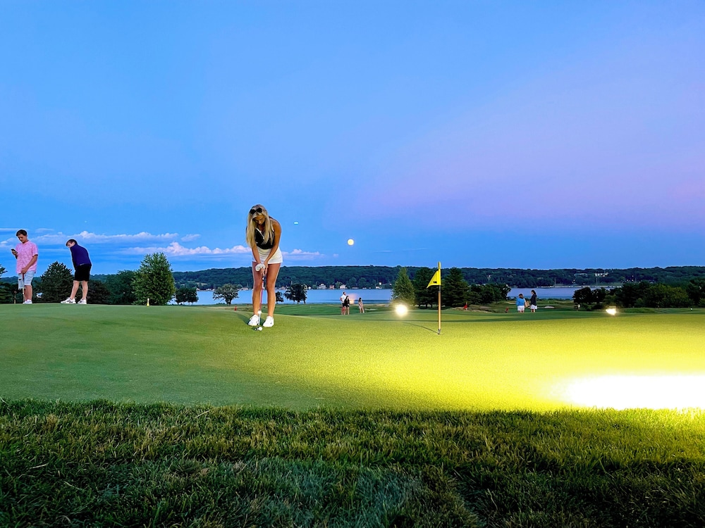 Mini-golf