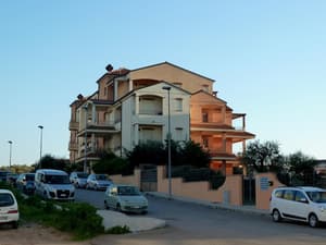 thumbnail: Exterior