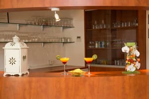 thumbnail: Bar (on property)