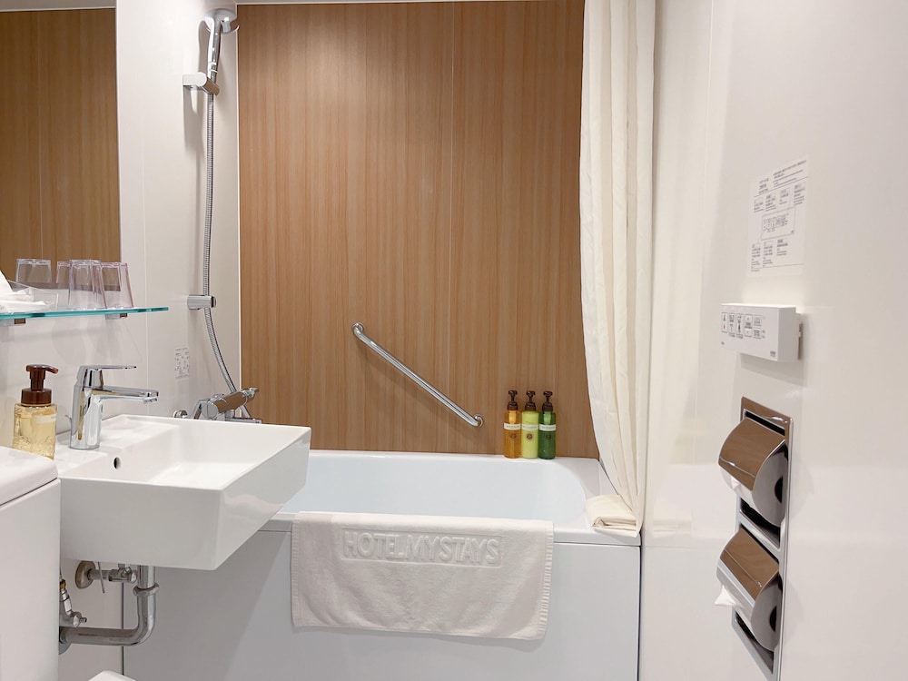Bathroom amenities