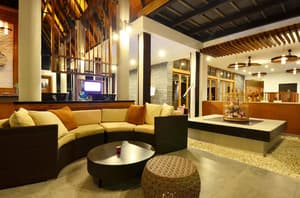 thumbnail: Lobby sitting area