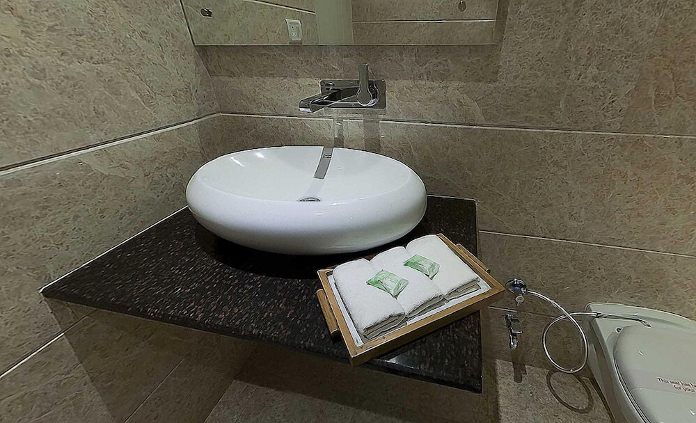 Bathroom sink