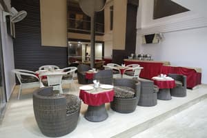 thumbnail: Dining