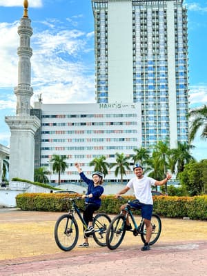 thumbnail: Bicycling