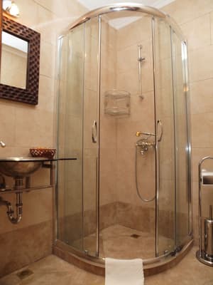 thumbnail: Bathroom shower