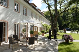 thumbnail: Outdoor dining