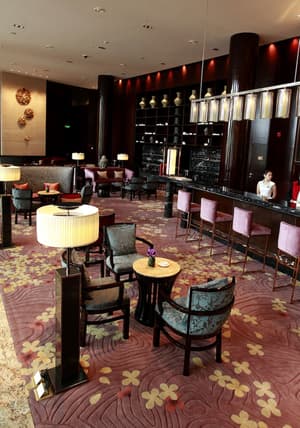 thumbnail: Bar (on property)