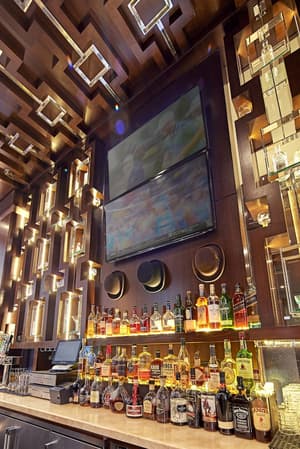 thumbnail: Bar (on property)