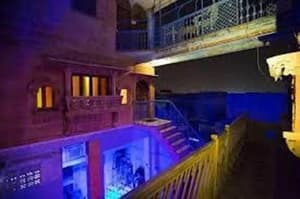 thumbnail: Interior detail