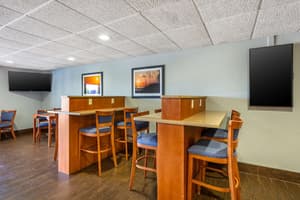 thumbnail: Breakfast area