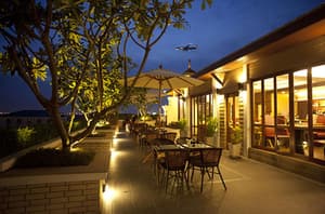 thumbnail: Restaurant
