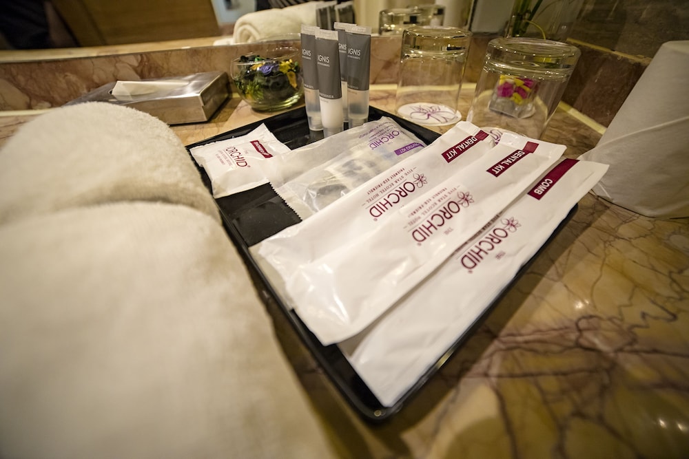 Bathroom amenities
