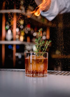 thumbnail: Bar (on property)
