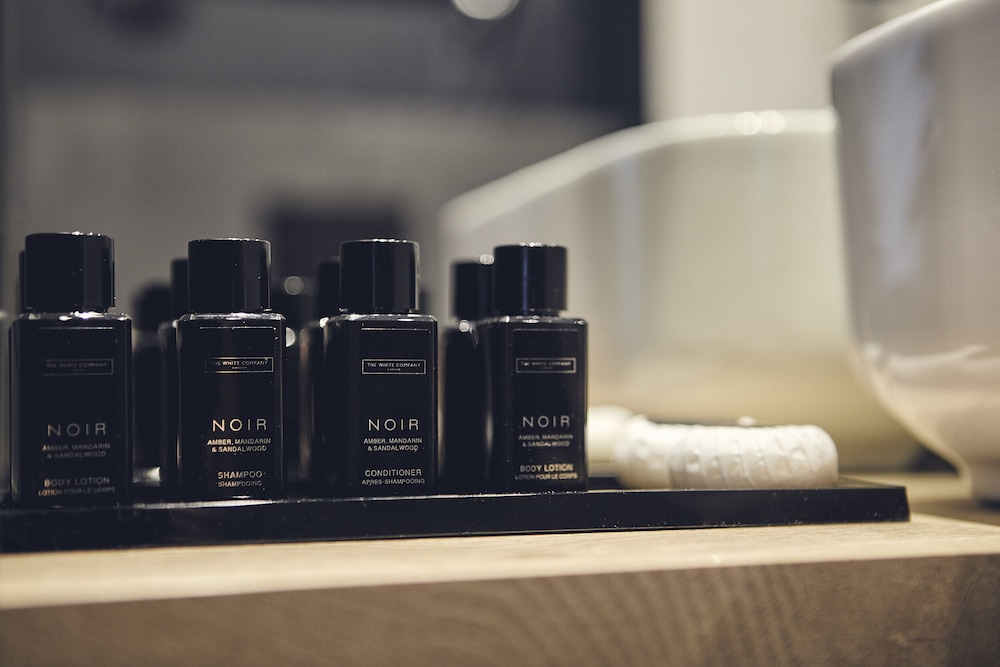Bathroom amenities