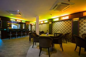 thumbnail: Bar (on property)