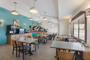thumbnail: Breakfast area
