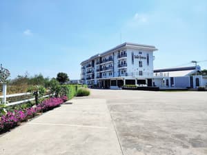 thumbnail: Exterior