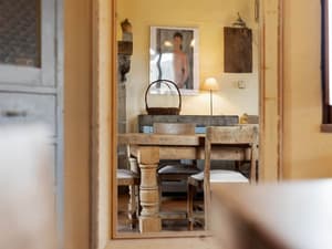 thumbnail: Interior detail