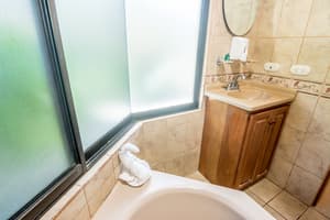 thumbnail: Deep soaking bathtub