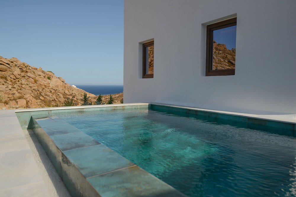 Private pool