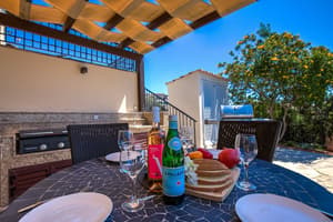 thumbnail: Terrace/patio