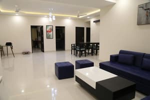 thumbnail: Lobby sitting area