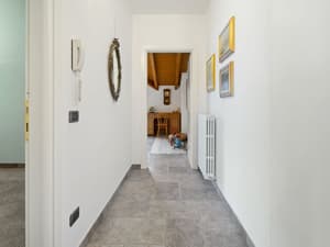 thumbnail: Interior