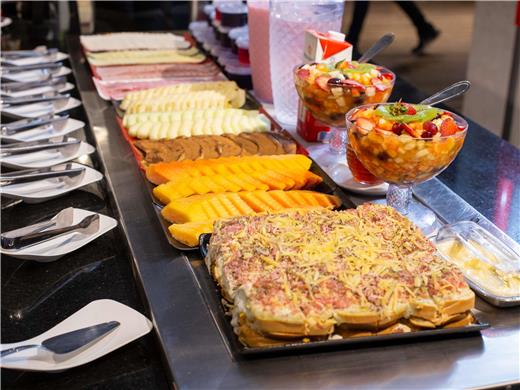 Dining,Dining Area,Restaurant,On-Site