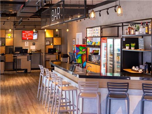 On-Site,Bar/Lounge