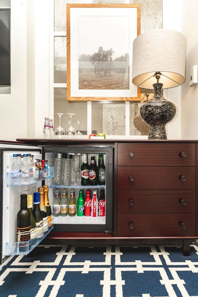 Mini-refrigerator