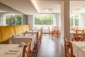 thumbnail: Breakfast area
