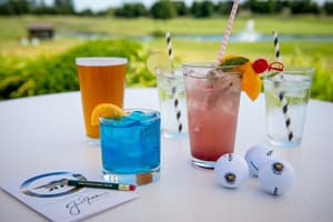 thumbnail: Outdoor dining
