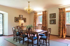 thumbnail: Dining room