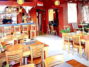 thumbnail: Restaurant