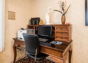thumbnail: Business center