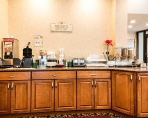 thumbnail: Breakfast area