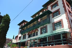 thumbnail: Front of property