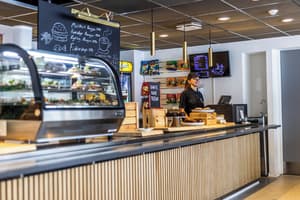 thumbnail: Restaurant